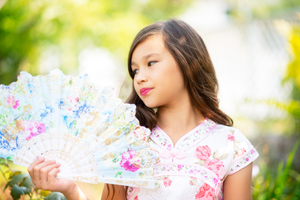 girl with fan